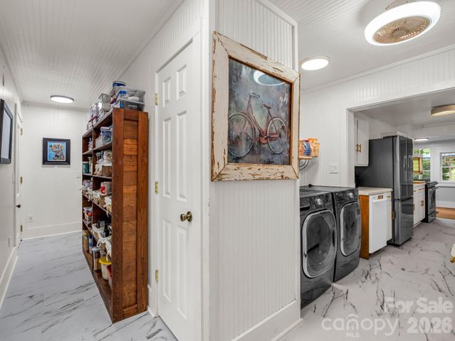 23 Sunset Drive, Black Mountain, NC 28711