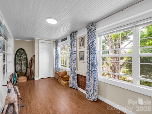 23 Sunset Drive, Black Mountain, NC 28711