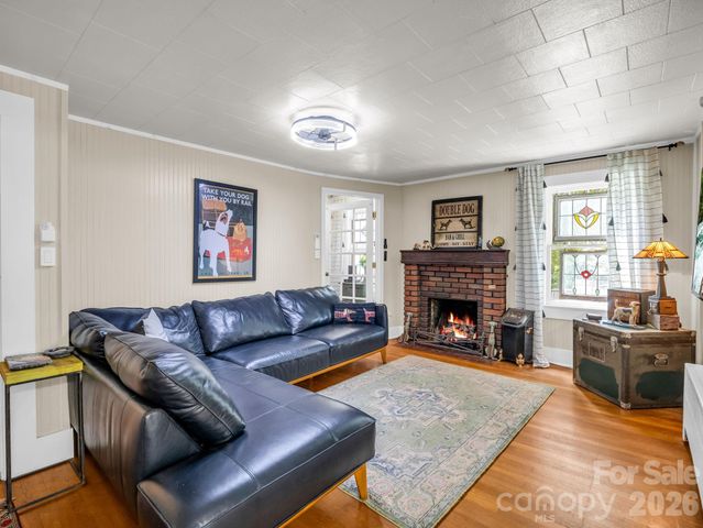 23 Sunset Drive, Black Mountain, NC 28711