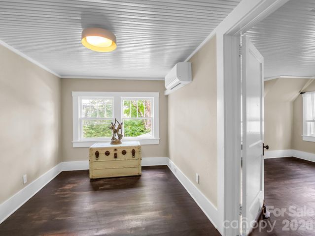 23 Sunset Drive, Black Mountain, NC 28711