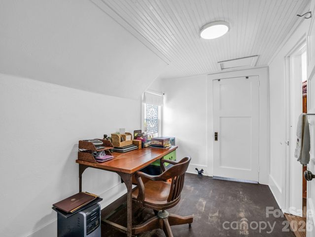 23 Sunset Drive, Black Mountain, NC 28711