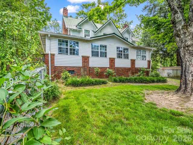 23 Sunset Drive, Black Mountain, NC 28711