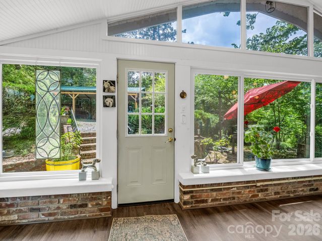 23 Sunset Drive, Black Mountain, NC 28711