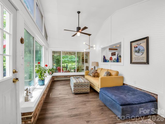 23 Sunset Drive, Black Mountain, NC 28711