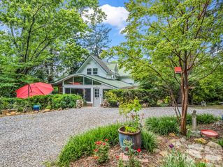 23 Sunset Drive, Black Mountain, NC 28711