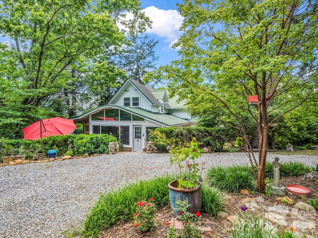 23 Sunset Drive, Black Mountain, NC 28711
