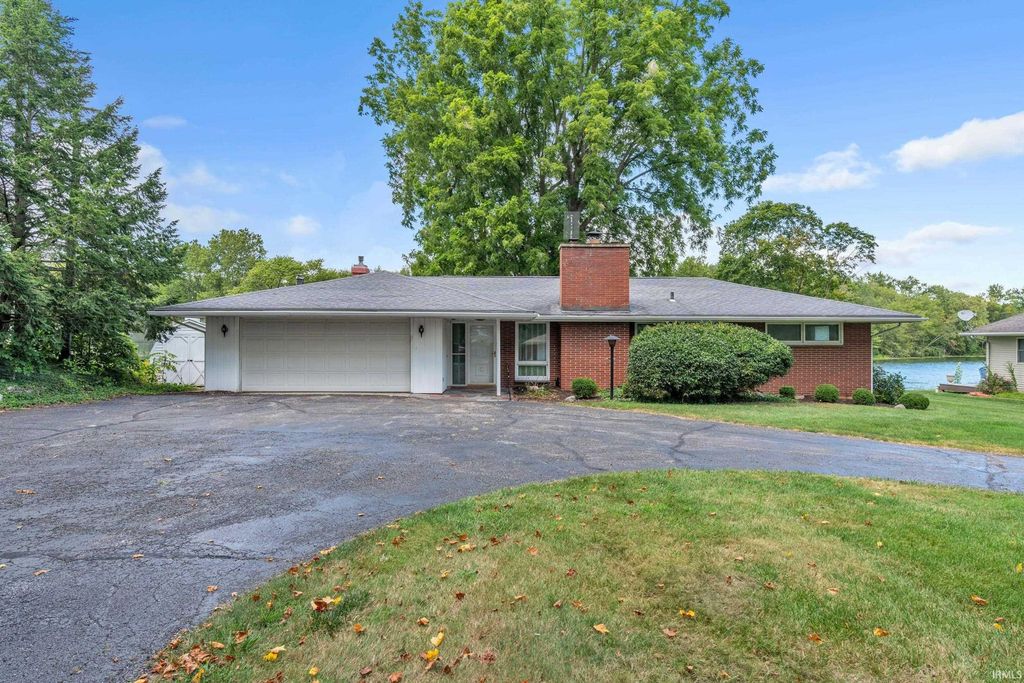 705 Wakefield Village Boulevard, Kendallville, IN 46755