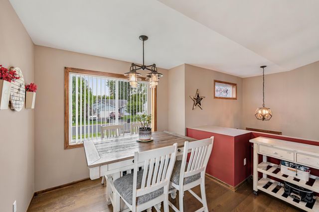6156 152nd Street N, Hugo, MN 55038