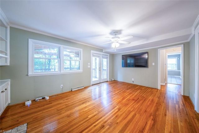1320 Abingdon Way, Winston-salem, NC 27106