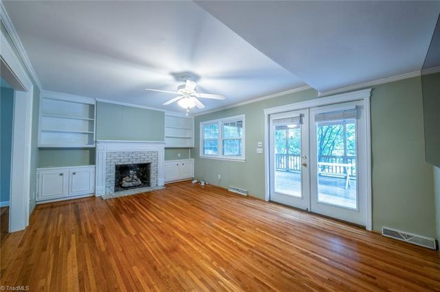1320 Abingdon Way, Winston-salem, NC 27106