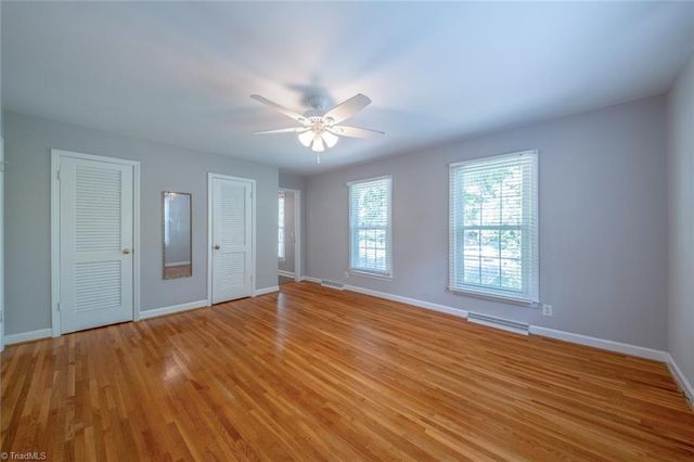 1320 Abingdon Way, Winston-salem, NC 27106