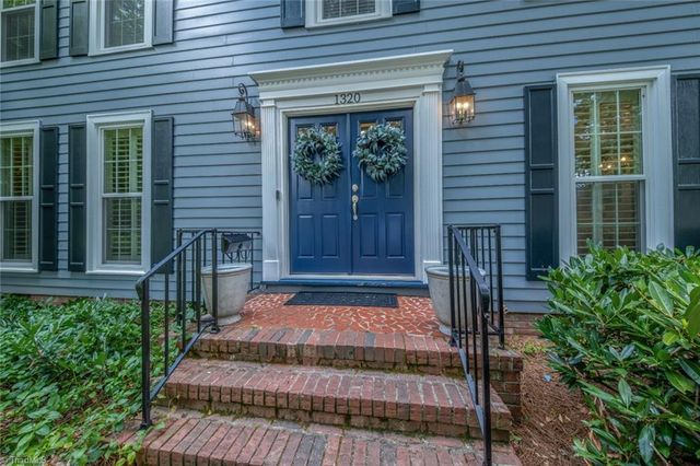 1320 Abingdon Way, Winston-salem, NC 27106