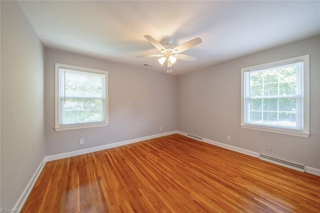 1320 Abingdon Way, Winston-salem, NC 27106
