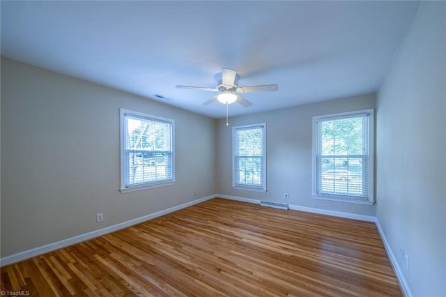 1320 Abingdon Way, Winston-salem, NC 27106