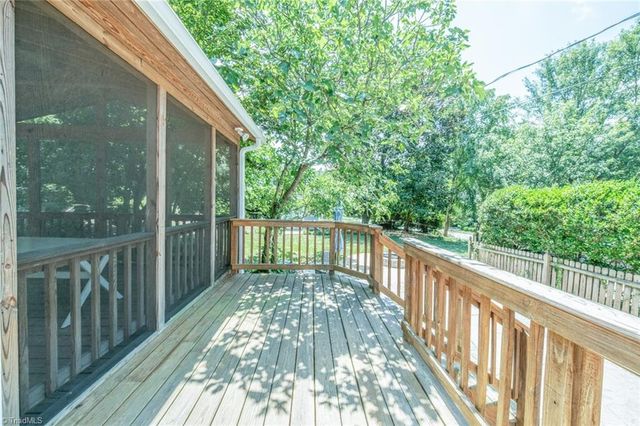 1320 Abingdon Way, Winston-salem, NC 27106