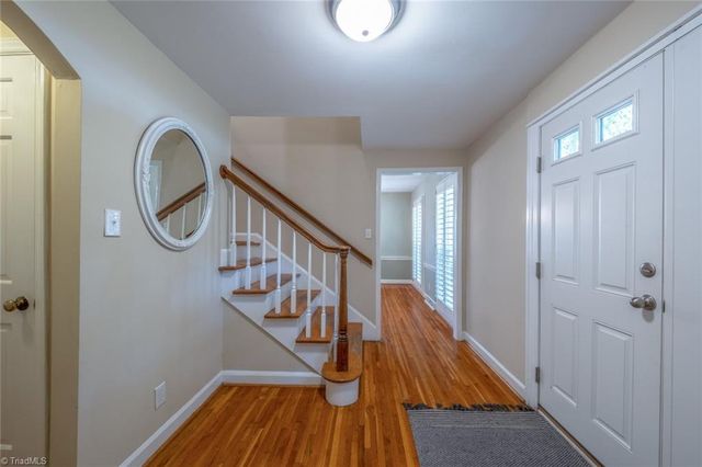 1320 Abingdon Way, Winston-salem, NC 27106