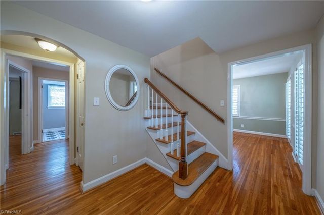 1320 Abingdon Way, Winston-salem, NC 27106