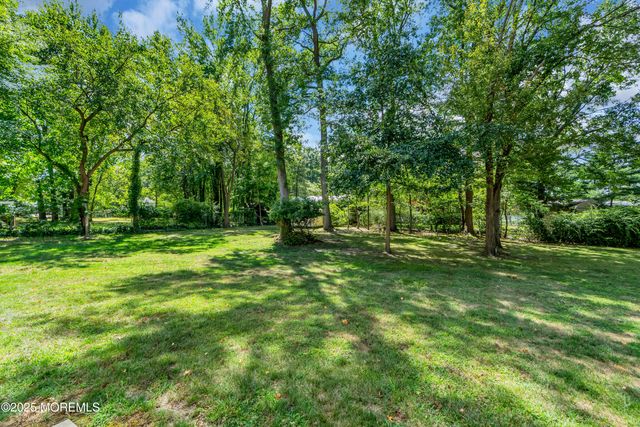 4 Michele Drive, Middletown, NJ 07748