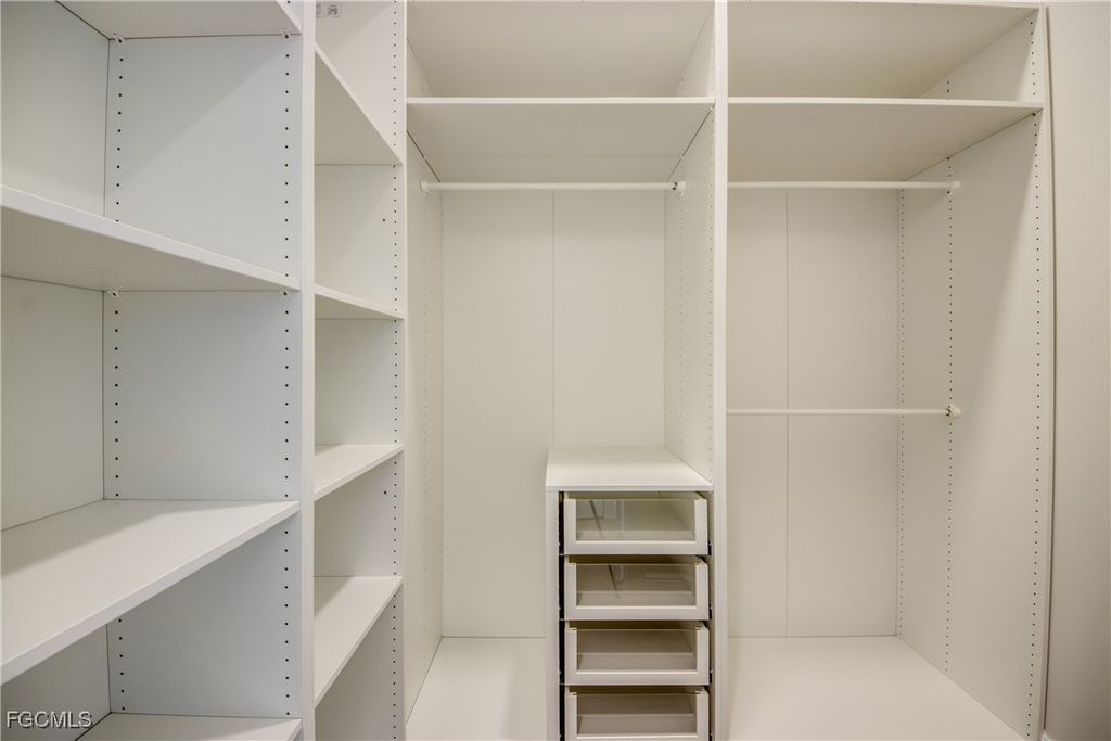 Image 16 of property listing at 2332 NW 35th PL, Cape Coral, FL 33993