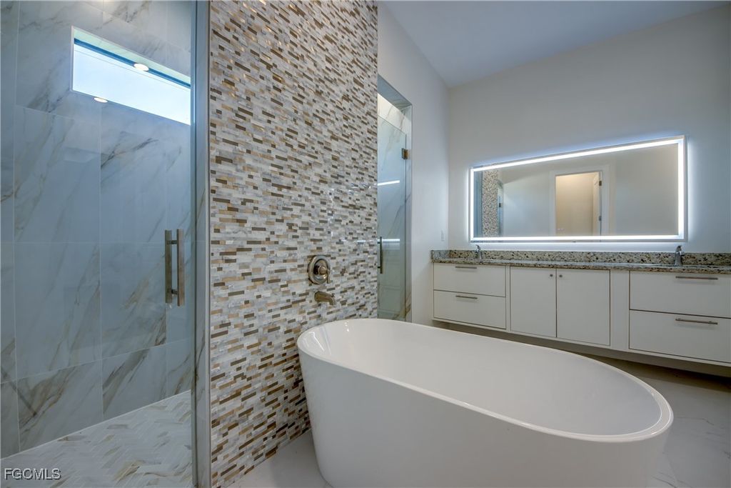 Image 19 of property listing at 2332 NW 35th PL, Cape Coral, FL 33993