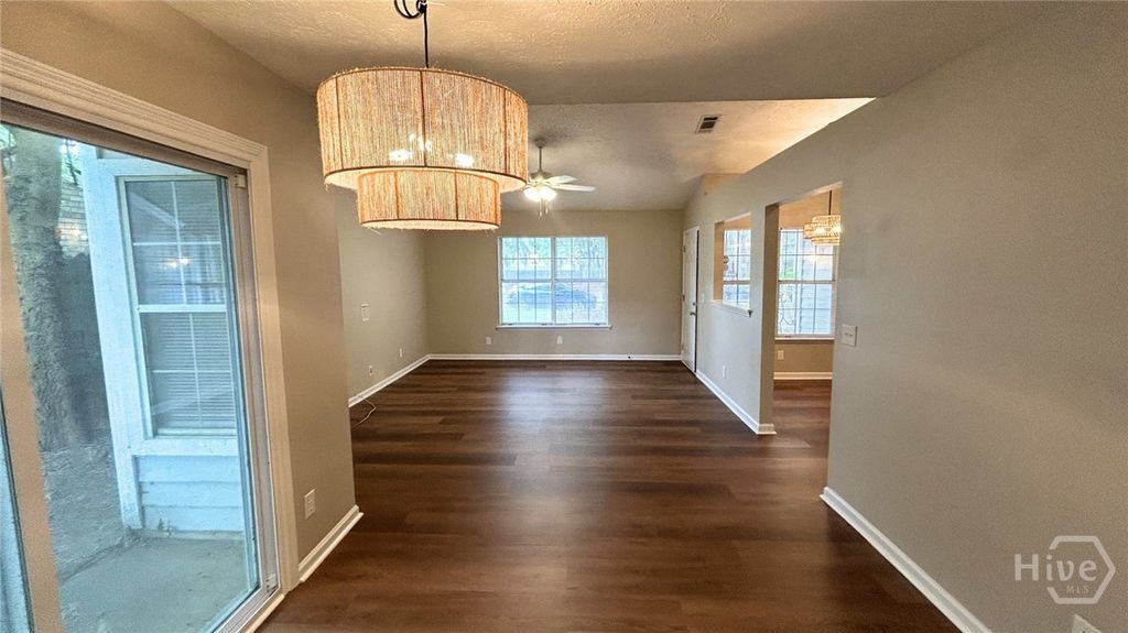 Image 10 of property listing at 108 Peachtree Drive, Savannah, GA 31419