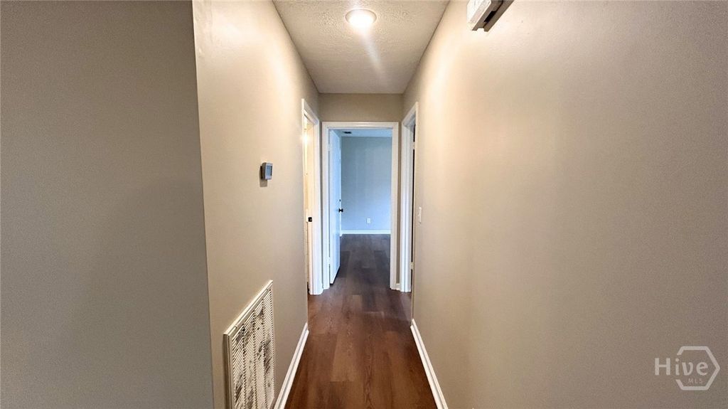 Image 14 of property listing at 108 Peachtree Drive, Savannah, GA 31419