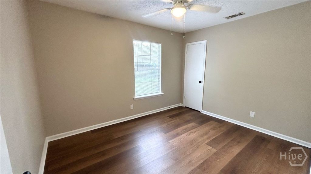 Image 15 of property listing at 108 Peachtree Drive, Savannah, GA 31419