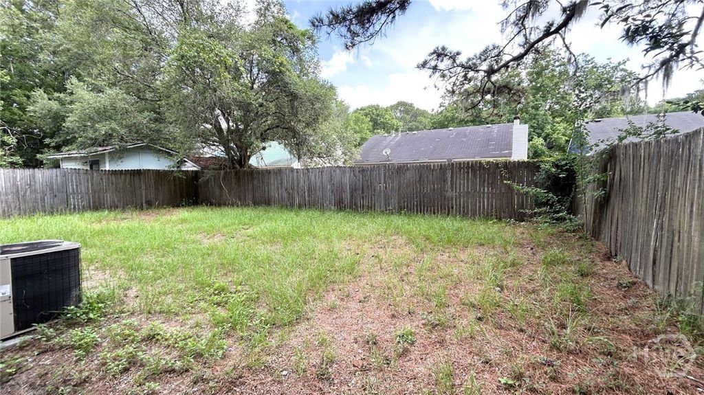 Image 20 of property listing at 108 Peachtree Drive, Savannah, GA 31419