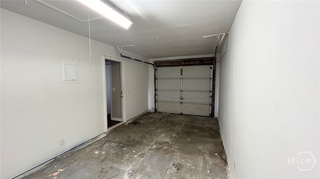 Image 22 of property listing at 108 Peachtree Drive, Savannah, GA 31419