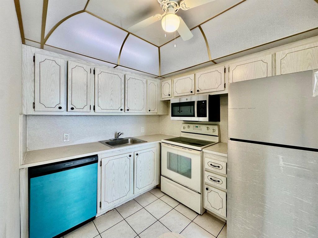 Image 10 of property listing at 82 Dorset B, Boca Raton, FL 33434