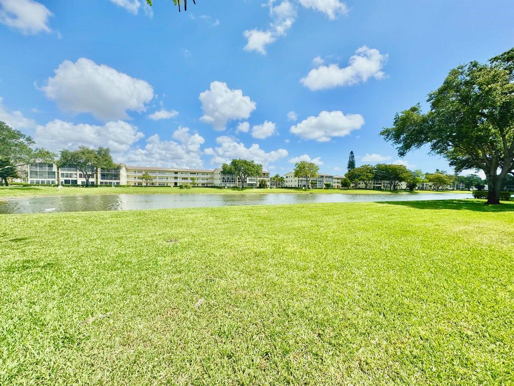 Image 25 of property listing at 82 Dorset B, Boca Raton, FL 33434