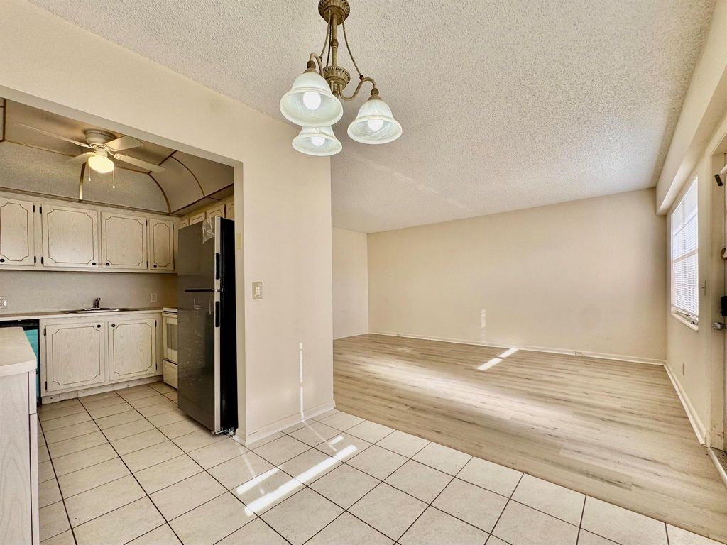 Image 3 of property listing at 82 Dorset B, Boca Raton, FL 33434