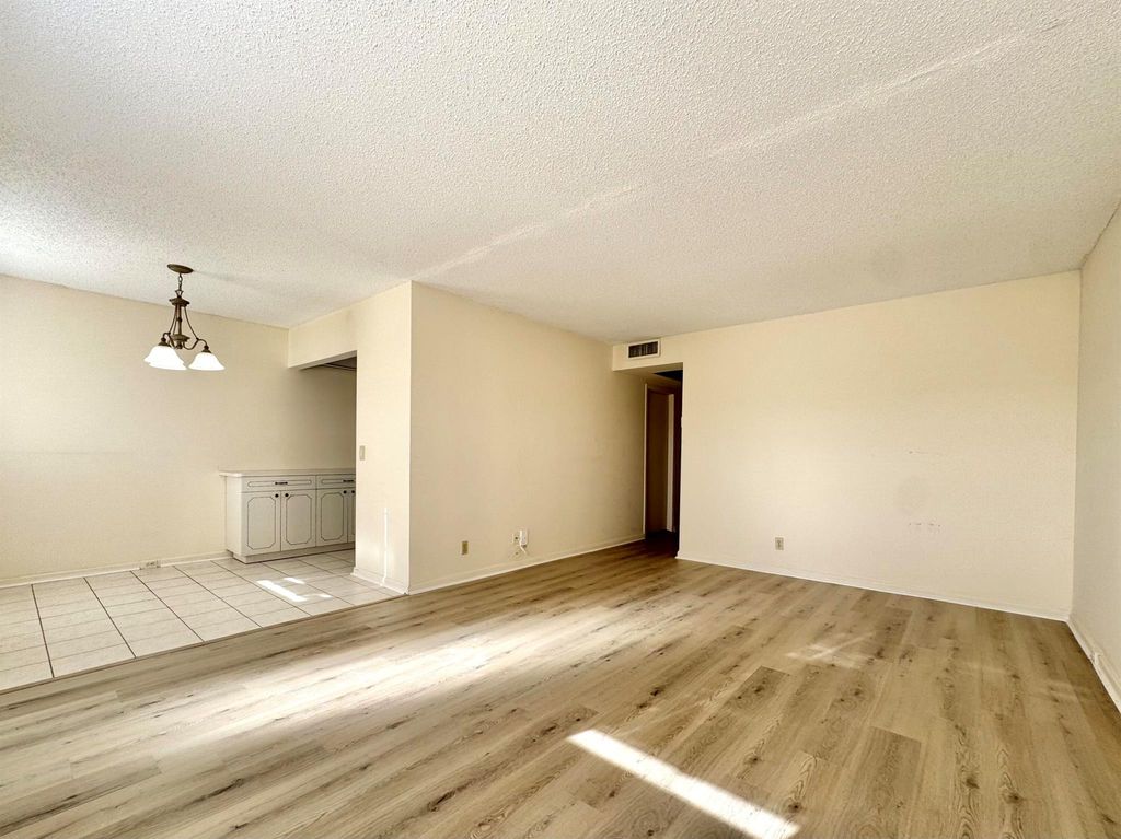 Image 6 of property listing at 82 Dorset B, Boca Raton, FL 33434