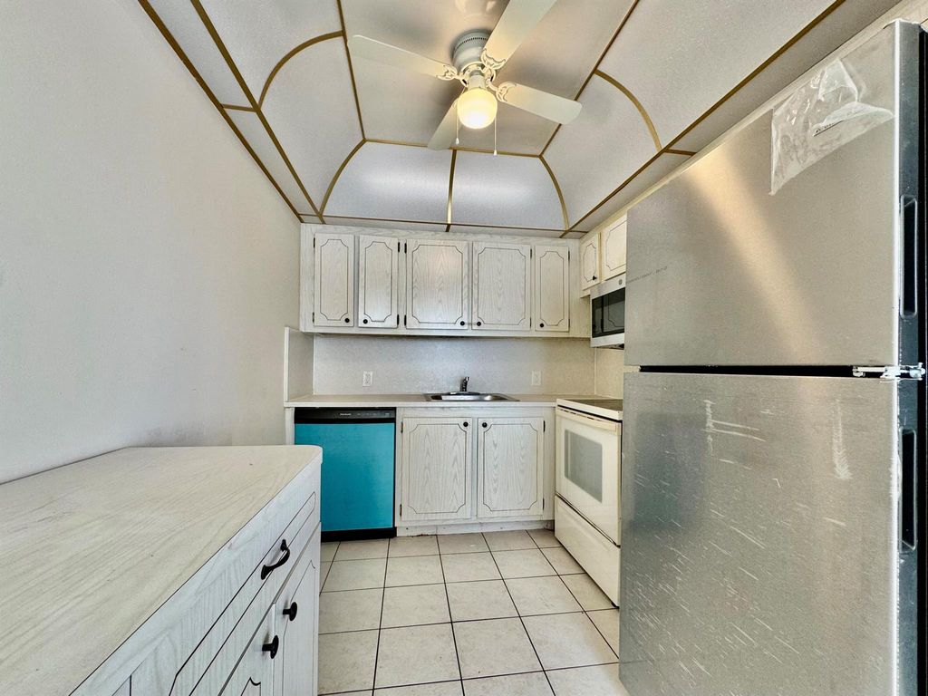Image 9 of property listing at 82 Dorset B, Boca Raton, FL 33434
