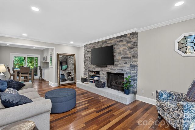 10009 Thomas Payne Circle, Charlotte, NC 28277