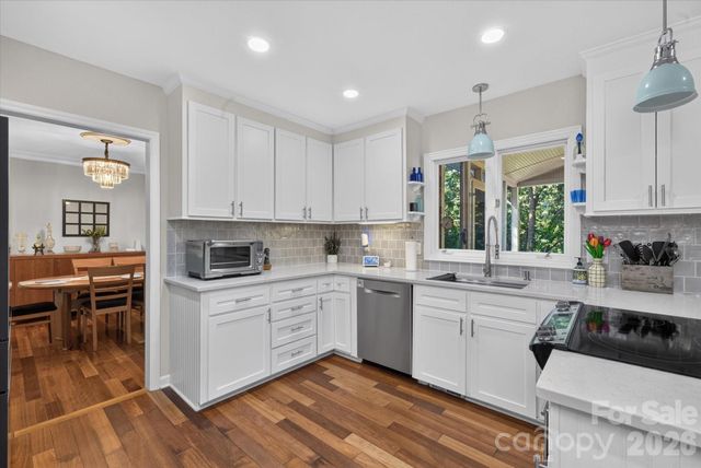 10009 Thomas Payne Circle, Charlotte, NC 28277