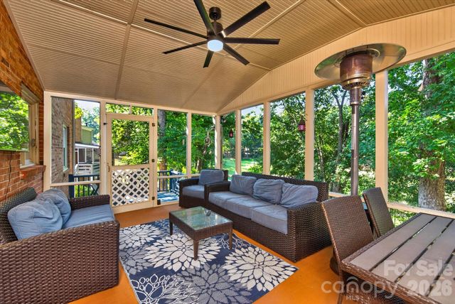10009 Thomas Payne Circle, Charlotte, NC 28277