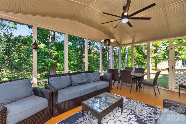 10009 Thomas Payne Circle, Charlotte, NC 28277