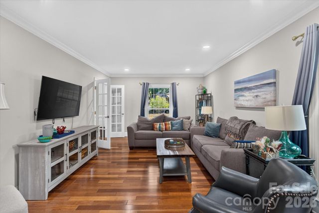10009 Thomas Payne Circle, Charlotte, NC 28277
