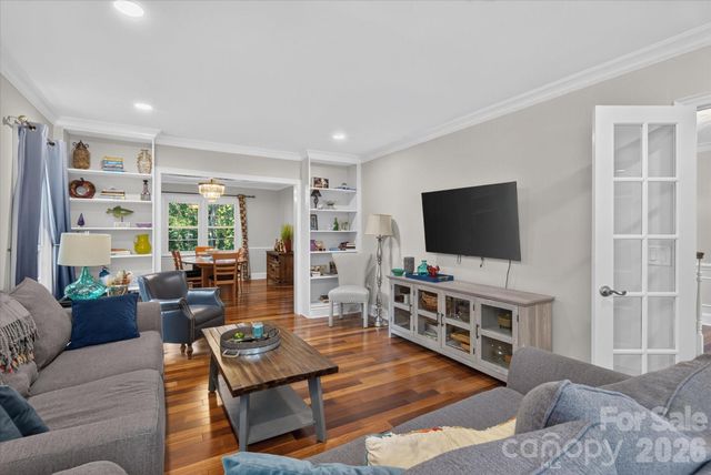 10009 Thomas Payne Circle, Charlotte, NC 28277