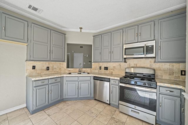 11123 Gatesden Drive, Tomball, TX 77377