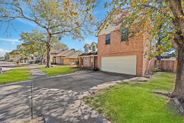 11123 Gatesden Drive, Tomball, TX 77377