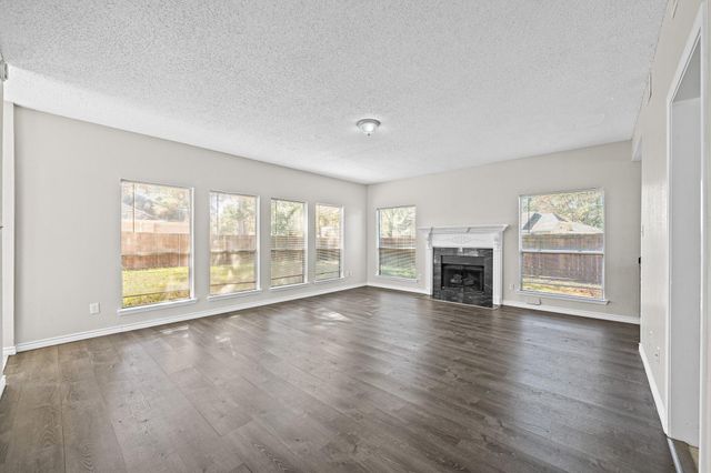 11123 Gatesden Drive, Tomball, TX 77377