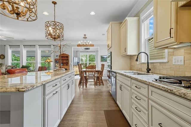 319 Westfield Bend, Woodstock, GA 30188