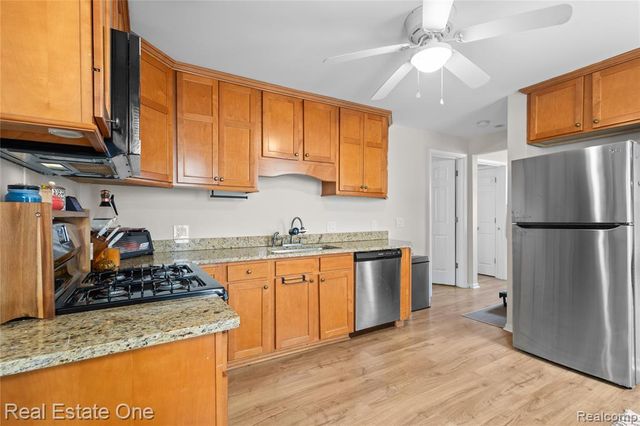 415 Taylor Avenue, Rochester, MI 48307