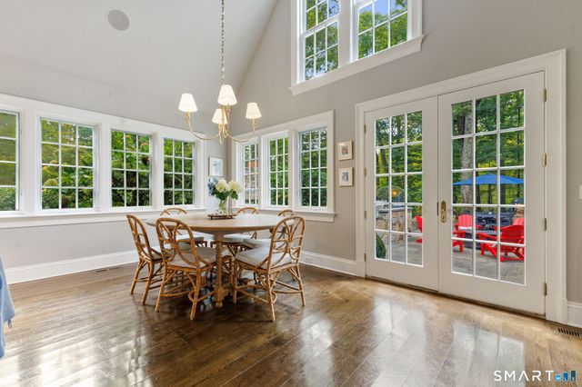 758 Smith Ridge Road, New Canaan, CT 06840