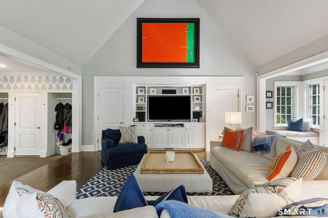 758 Smith Ridge Road, New Canaan, CT 06840