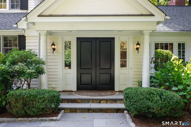 758 Smith Ridge Road, New Canaan, CT 06840