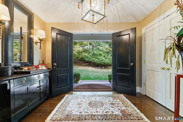 758 Smith Ridge Road, New Canaan, CT 06840