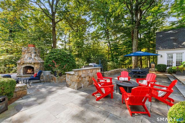 758 Smith Ridge Road, New Canaan, CT 06840